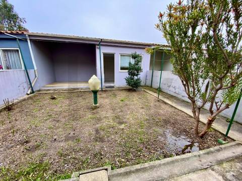 Moradia T4 com Jardim e Garagem – S. Cosme, Gondomar