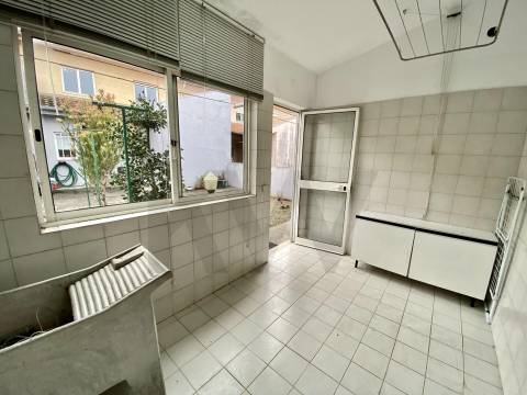 Moradia T4 com Jardim e Garagem – S. Cosme, Gondomar