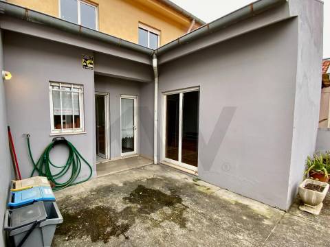 Moradia T4 com Jardim e Garagem – S. Cosme, Gondomar
