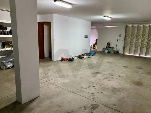 Moradia T4 com Jardim e Garagem – S. Cosme, Gondomar