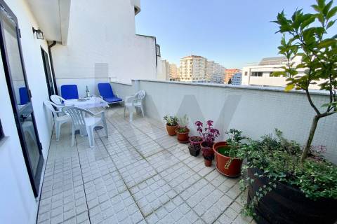 T3 Rua do Agueiro – com terraço e varanda- Vila Nova de Gaia