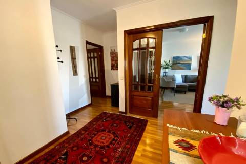 T3 Rua do Agueiro – com terraço e varanda- Vila Nova de Gaia