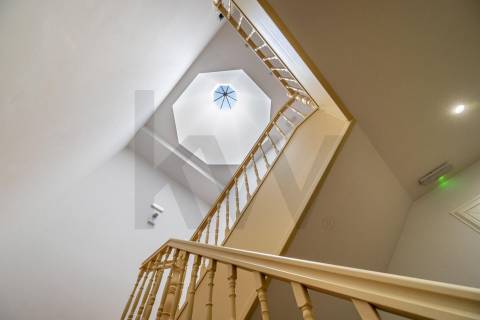 Apartamento T1 para Arrendamento no Centro do Porto - Cais das Pedras