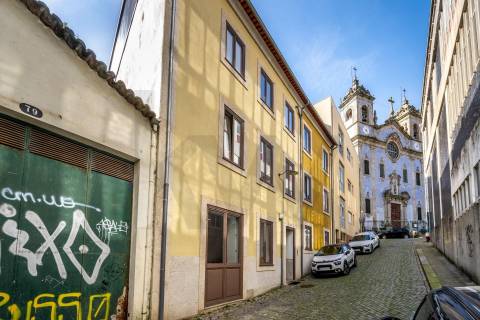 Apartamento T1 para Arrendamento no Centro do Porto - Cais das Pedras