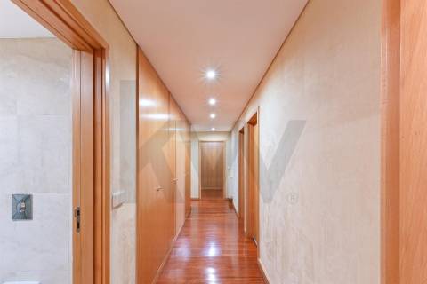 Excelente Apartamento T5 Duplex c/ 270 m2 zona Campo Alegre-Porto
