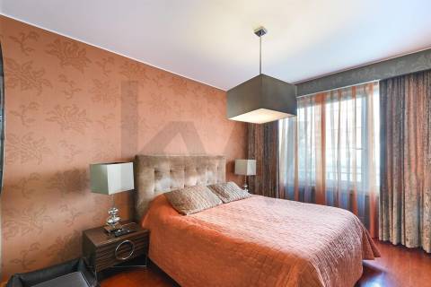 Excelente Apartamento T5 Duplex c/ 270 m2 zona Campo Alegre-Porto