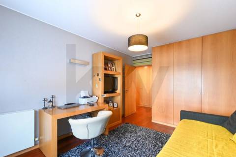 Excelente Apartamento T5 Duplex c/ 270 m2 zona Campo Alegre-Porto