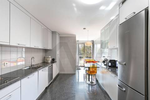 Excelente Apartamento T5 Duplex c/ 270 m2 zona Campo Alegre-Porto