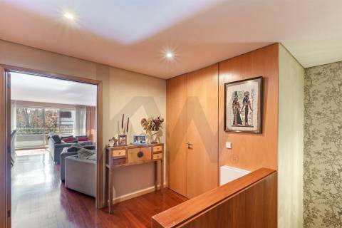 Excelente Apartamento T5 Duplex c/ 270 m2 zona Campo Alegre-Porto