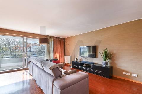 Excelente Apartamento T5 Duplex c/ 270 m2 zona Campo Alegre-Porto