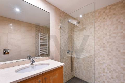 Excelente Apartamento T5 Duplex c/ 270 m2 zona Campo Alegre-Porto