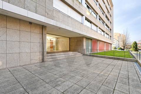 Excelente Apartamento T5 Duplex c/ 270 m2 zona Campo Alegre-Porto