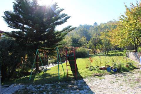 Venda Quinta Cinfães com 7500 m2 excelentes vistas Douro