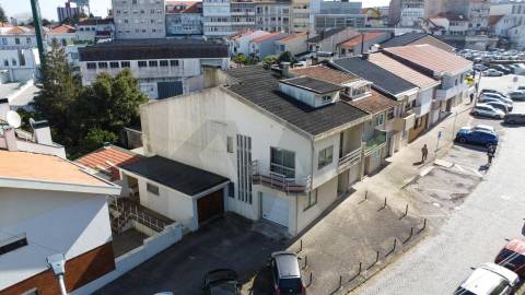 Moradia T4 no coração de Vila Nova de Gaia – Junto ao Largo dos Aviadores