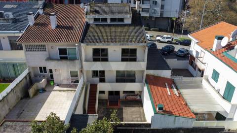 Moradia T4 no coração de Vila Nova de Gaia – Junto ao Largo dos Aviadores