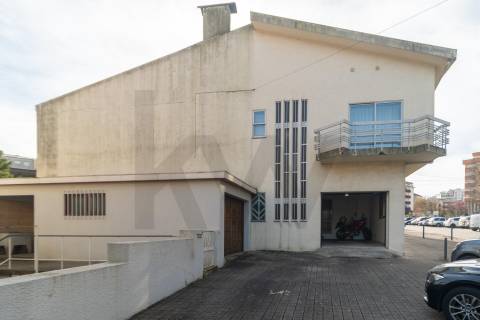 Moradia T4 no coração de Vila Nova de Gaia – Junto ao Largo dos Aviadores