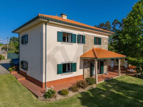 MORADIA T4 PARA VENDA - MONÇÃO (MAZEDOS)