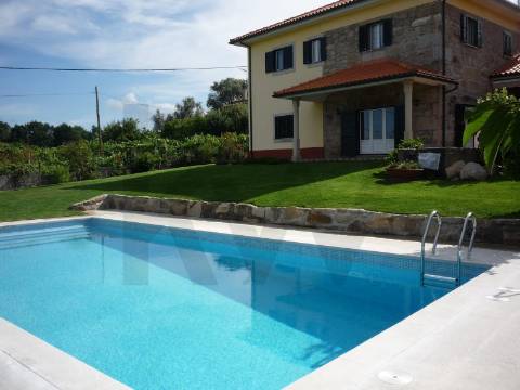 MORADIA T4 PARA VENDA - MONÇÃO (MAZEDOS)