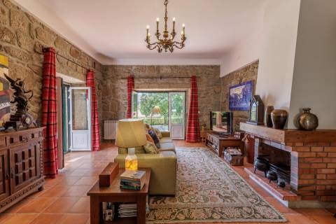 MORADIA T4 PARA VENDA - MONÇÃO (MAZEDOS)