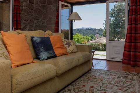 MORADIA T4 PARA VENDA - MONÇÃO (MAZEDOS)