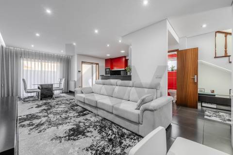 MORADIA T3 FRADELOS V.N. FAMALICÃO