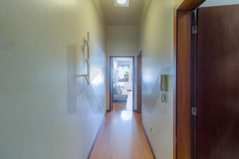 T1 Encantador no Coração do Porto – Reabilitado, Perfeito para Habitação Própria ou Investimento