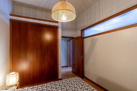 T1 Encantador no Coração do Porto – Reabilitado, Perfeito para Habitação Própria ou Investimento