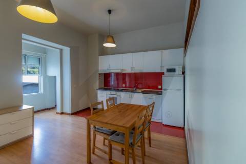 T1 Encantador no Coração do Porto – Reabilitado, Perfeito para Habitação Própria ou Investimento