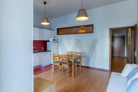 T1 Encantador no Coração do Porto – Reabilitado, Perfeito para Habitação Própria ou Investimento