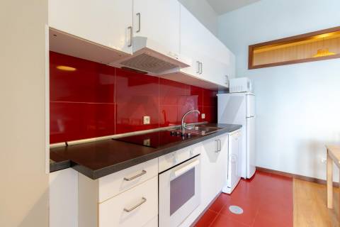 T1 Encantador no Coração do Porto – Reabilitado, Perfeito para Habitação Própria ou Investimento