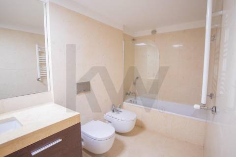 Apartamento T2 com terraço para arrendamento em Bonfim