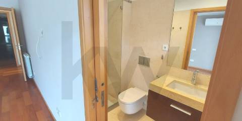 Apartamento T2 com terraço para arrendamento em Bonfim