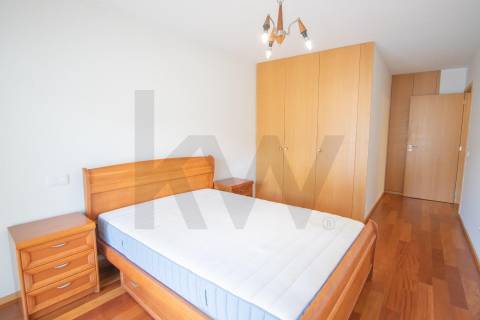 Apartamento T2 com terraço para arrendamento em Bonfim