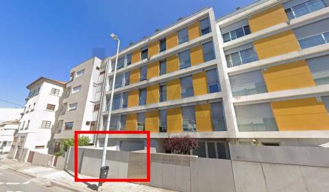 Apartamento T2 com terraço para arrendamento em Bonfim