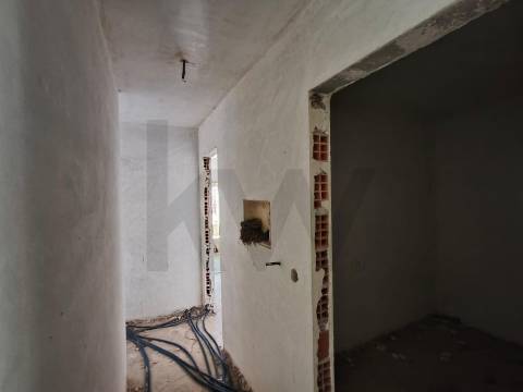 Quintinha com moradia para restauro