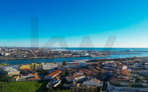 Moradia T4 à Venda em Leça da Palmeira, Matosinhos - A 300m da Praia