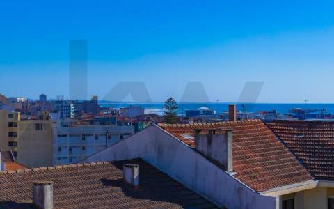 Moradia T4 à Venda em Leça da Palmeira, Matosinhos - A 300m da Praia