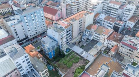 Fantástico apartamento T1 duplex remodelado e transformado em T4