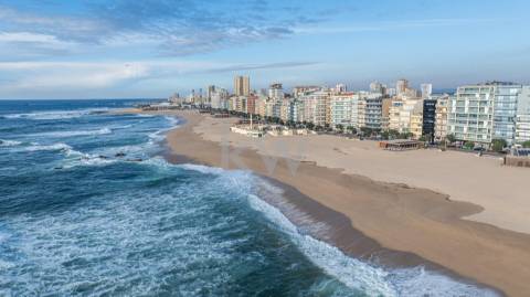 Fantástico apartamento T1 duplex remodelado e transformado em T4