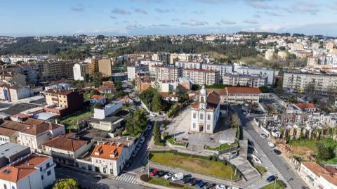 Moradia de charme no centro da cidade de São João da Madeira