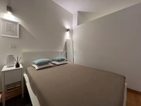 Apartamento T0 na Rua do Almada