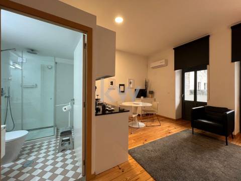 Apartamento T0 na Rua do Almada