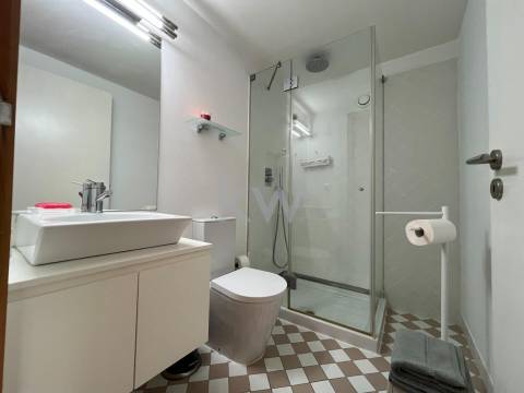 Apartamento T0 na Rua do Almada