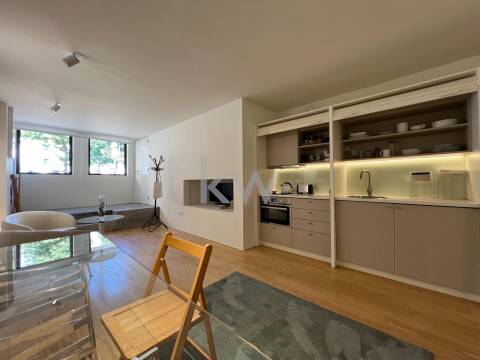 Apartamento T0 em Lordelo do Ouro próximo à marginal Rio Douro