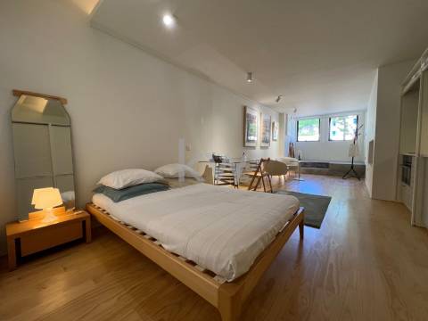 Apartamento T0 em Lordelo do Ouro próximo à marginal Rio Douro