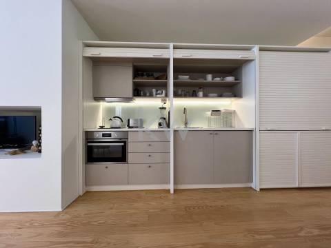 Apartamento T0 em Lordelo do Ouro próximo à marginal Rio Douro