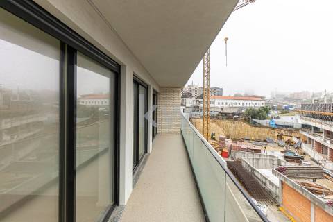 Apartamento T3 novo, próximo da nova estação de Metro da linha Ruby, Arrábida - Vila Nova de Gaia