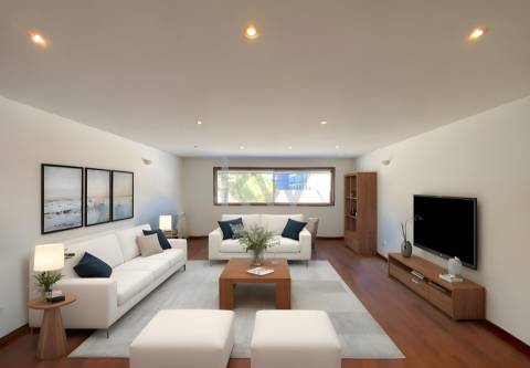 Apartamento T3  – Arquitectura de Álvaro Siza Vieira, junto à Casa de Saúde da Boavista