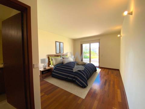 Apartamento T3  – Arquitectura de Álvaro Siza Vieira, junto à Casa de Saúde da Boavista