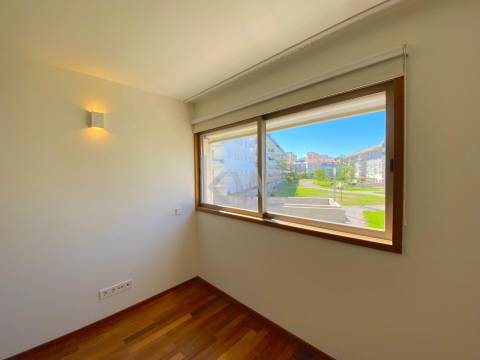 Apartamento T3  – Arquitectura de Álvaro Siza Vieira, junto à Casa de Saúde da Boavista